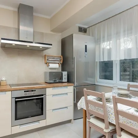 Soft Beige Raniuszka In By Renters Lejlighed Warszawa